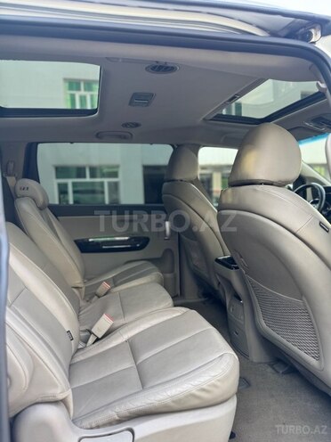 Kia Carnival-8