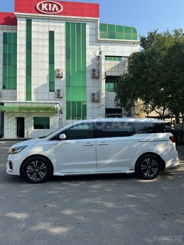 Kia Carnival-3