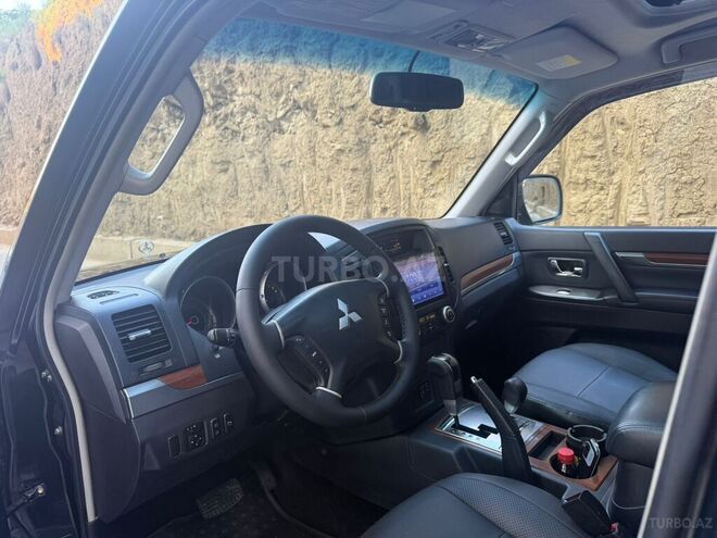 Mitsubishi Pajero 2007, 196,000 km - 3.0 l - Bakı
