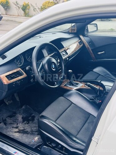 BMW 525 2005, 305,000 km - 2.5 l - Yevlax