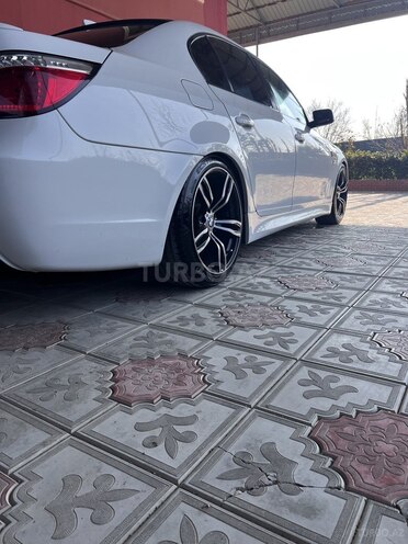 BMW 525 2005, 305,000 km - 2.5 l - Yevlax