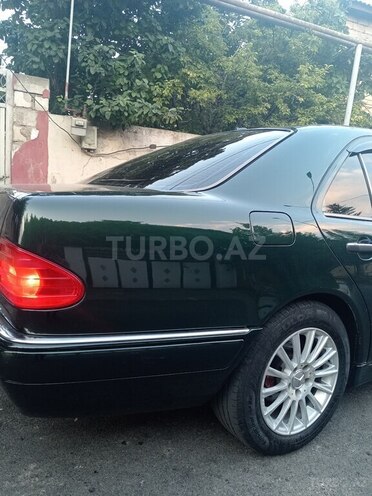 Mercedes E 240 1998, 300,000 km - 2.4 l - Saatlı