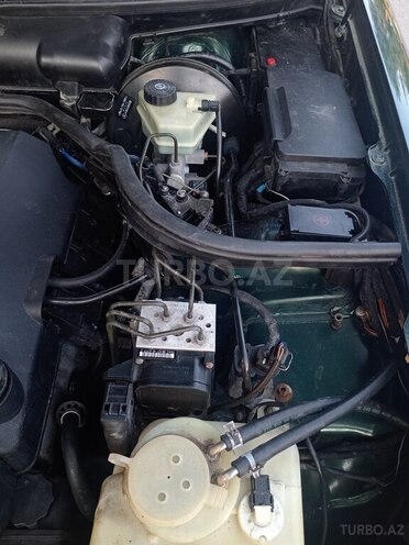 Mercedes E 240 1998, 300,000 km - 2.4 l - Saatlı