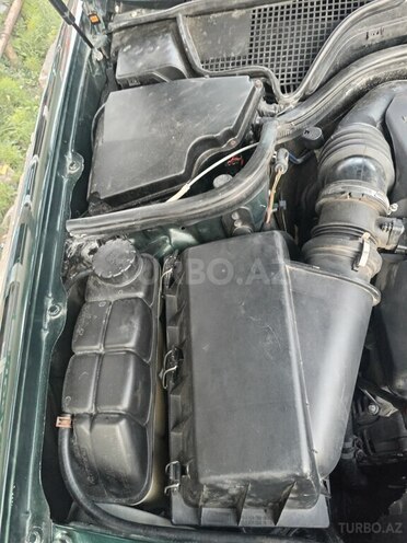 Mercedes E 240 1998, 300,000 km - 2.4 l - Saatlı