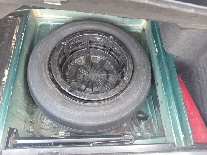 Mercedes E 240 1998, 300,000 km - 2.4 l - Saatlı
