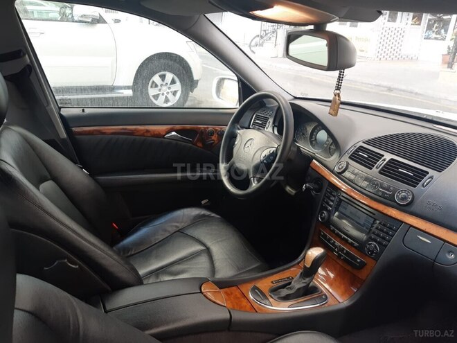 Mercedes E 240 2002, 286,000 km - 2.6 l - Bakı