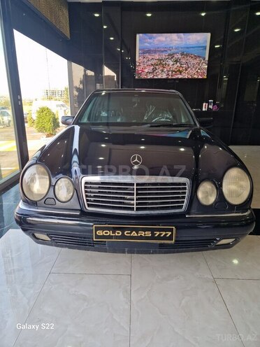 Mercedes E 230-1