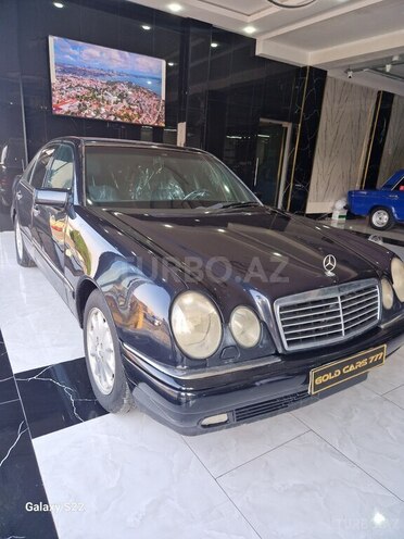 Mercedes E 230-4
