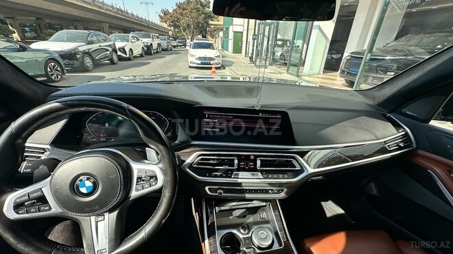 BMW X7-6