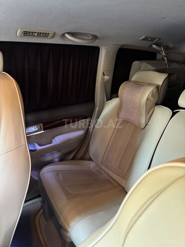 Toyota Land Cruiser Prado-11