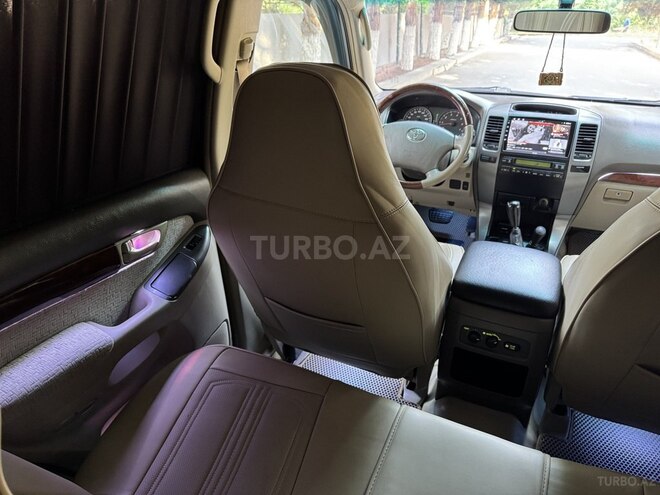 Toyota Land Cruiser Prado-13