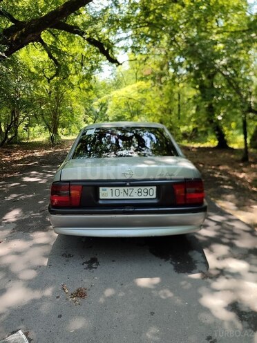 Opel Vectra 1994, 5,638,889 km - 1.8 l - Qax
