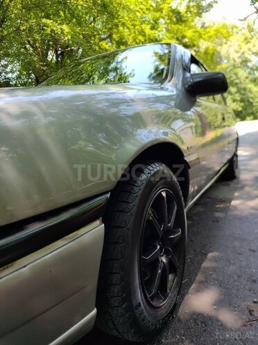 Opel Vectra 1994, 5,638,889 km - 1.8 l - Qax