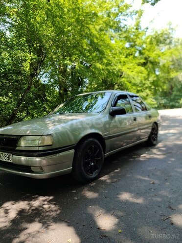 Opel Vectra 1994, 5,638,889 km - 1.8 l - Qax