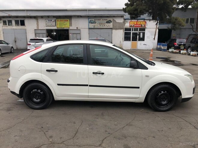 Ford Focus 2005, 300,000 km - 1.6 l - Bakı