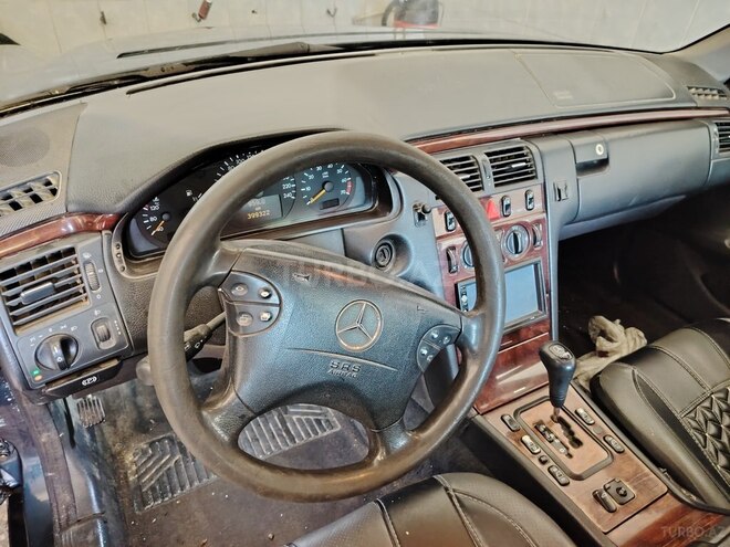 Mercedes E 200 1999, 375,000 km - 2.0 l - Bakı