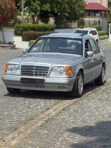 Mercedes E 220 1995, 334,800 km - 2.2 l - Bakı