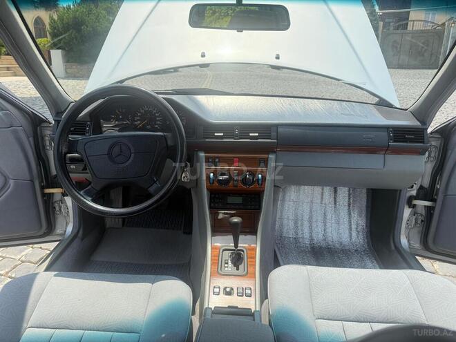 Mercedes E 220 1995, 334,800 km - 2.2 l - Bakı