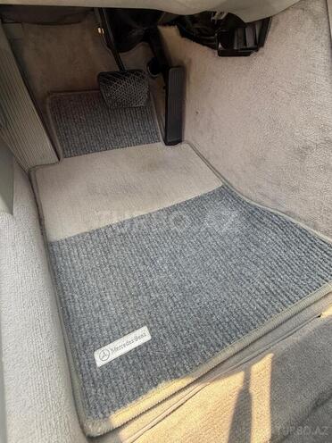 Mercedes E 220 1995, 334,800 km - 2.2 l - Bakı