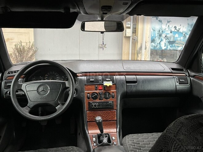 Mercedes E 220 d 1998, 570,000 km - 2.2 l - Balakən