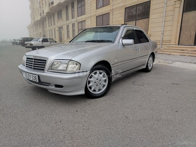 Mercedes C 220 d 1999, 298,000 km - 2.2 л - Bakı