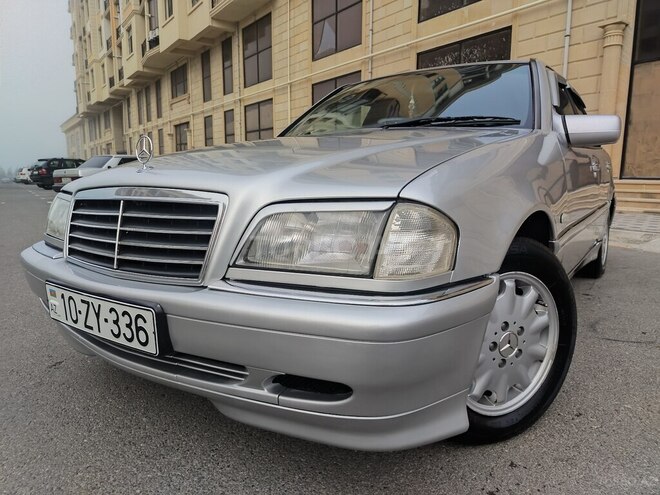 Mercedes C 220 d 1999, 298,000 km - 2.2 л - Bakı