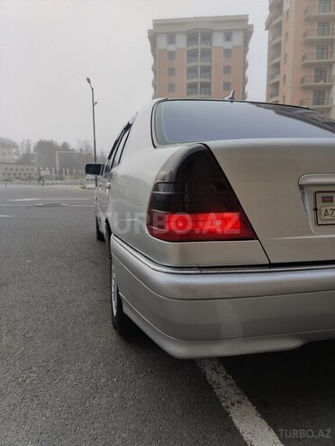 Mercedes C 220 d 1999, 298,000 km - 2.2 л - Bakı
