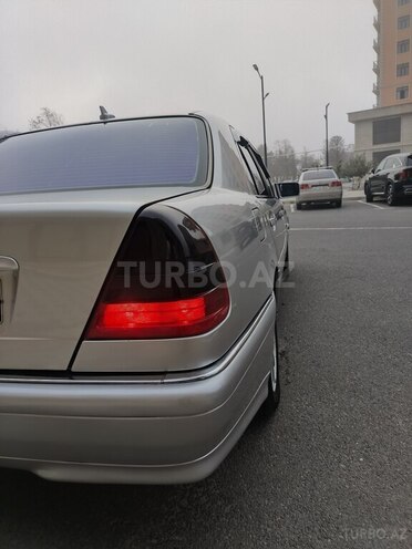 Mercedes C 220 d 1999, 298,000 km - 2.2 л - Bakı