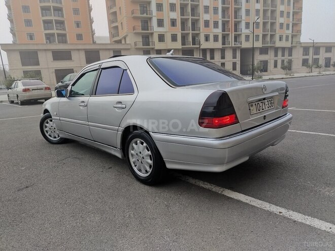 Mercedes C 220 d 1999, 298,000 km - 2.2 л - Bakı