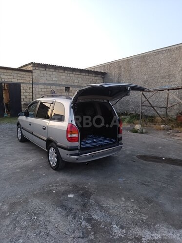 Opel Zafira 2002, 160,000 km - 2.2 l - Ucar