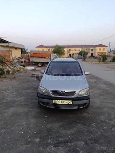Opel Zafira 2002, 160,000 km - 2.2 l - Ucar