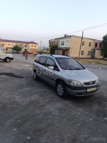 Opel Zafira 2002, 160,000 km - 2.2 l - Ucar