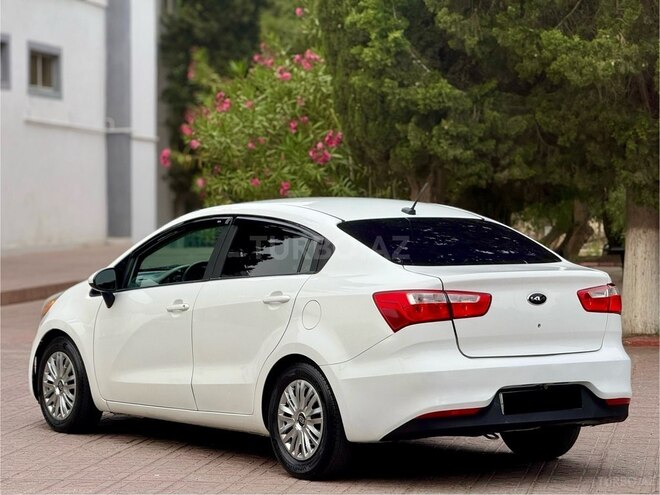 Kia Rio-12