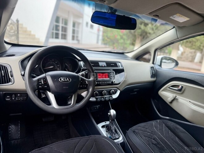Kia Rio-17
