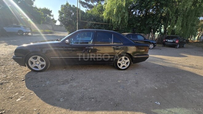 Mercedes E 220 d 2000, 600,000 km - 2.2 l - Qusar