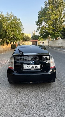 Toyota Prius-2