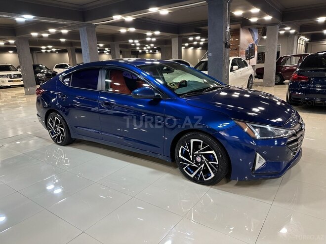 Hyundai Elantra-2