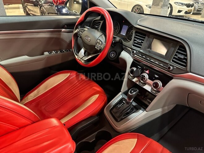 Hyundai Elantra-8