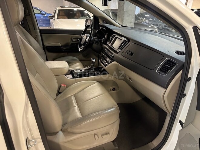 Kia Carnival-9