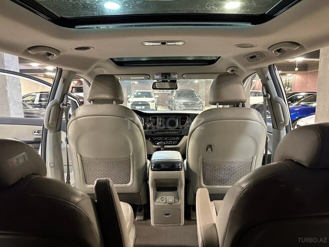 Kia Carnival-17