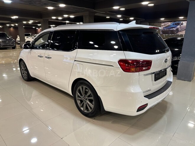 Kia Carnival-7