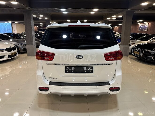 Kia Carnival-6