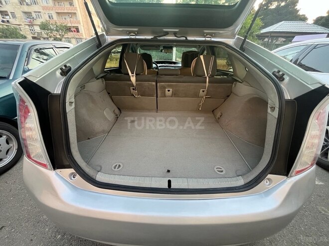 Toyota Prius-7