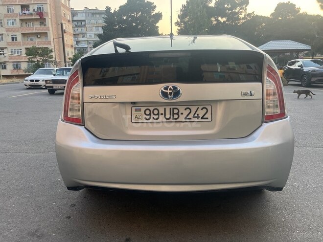 Toyota Prius-9