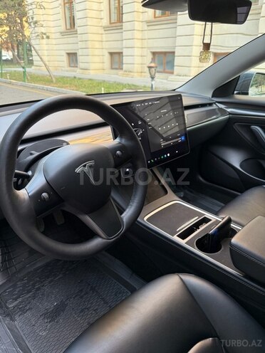 Tesla Model 3-8