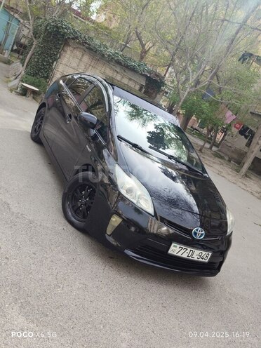 Toyota Prius-5