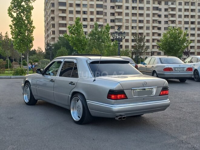 Mercedes E 200 1992, 259,803 km - 2.0 l - Bakı