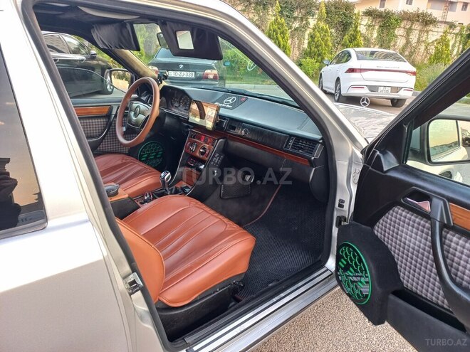 Mercedes E 200 1992, 259,803 km - 2.0 l - Bakı