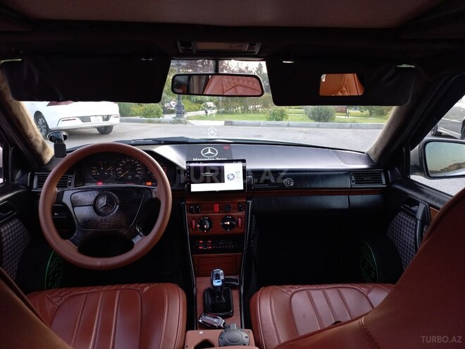 Mercedes E 200 1992, 259,803 km - 2.0 l - Bakı