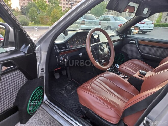Mercedes E 200 1992, 259,803 km - 2.0 l - Bakı